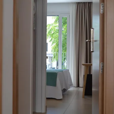 Oasis Hotel
