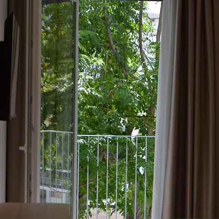 Hotel Oasis *