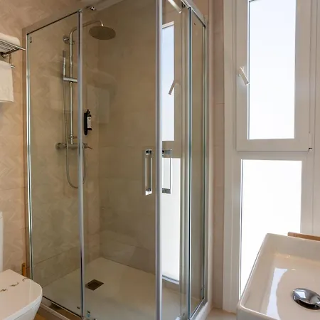 绿洲酒店 科尼尔-德拉弗龙特拉